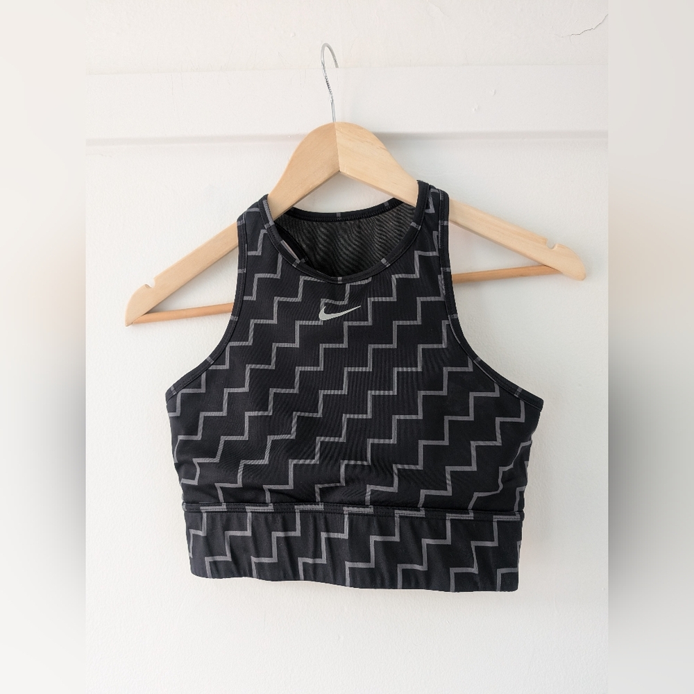 Nike High-neck, longline bra